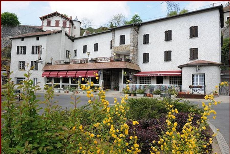 Hotel Restaurant Le Pain De Sucre Monistrol-dʼAllier Εξωτερικό φωτογραφία