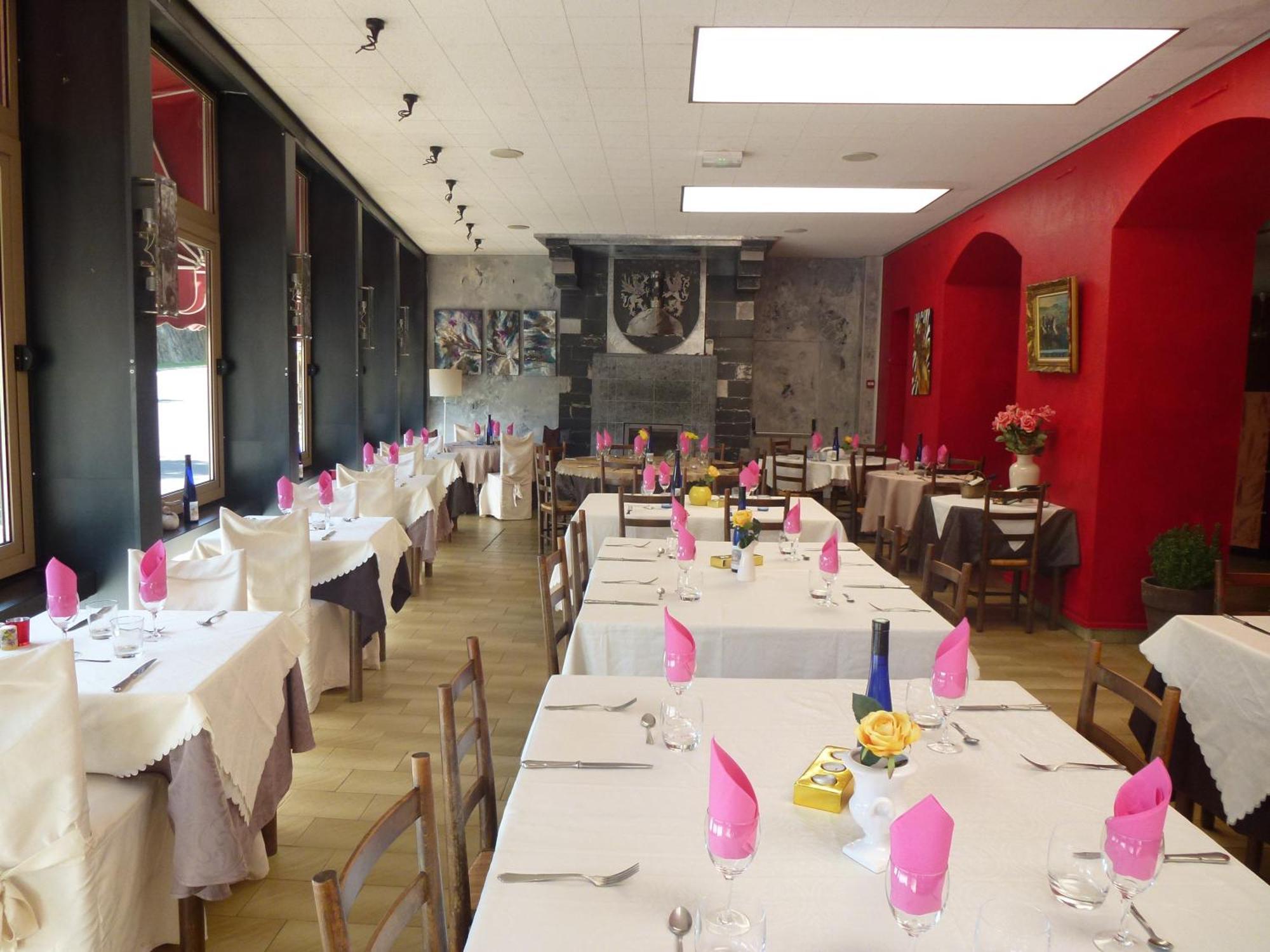Hotel Restaurant Le Pain De Sucre Monistrol-dʼAllier Εξωτερικό φωτογραφία