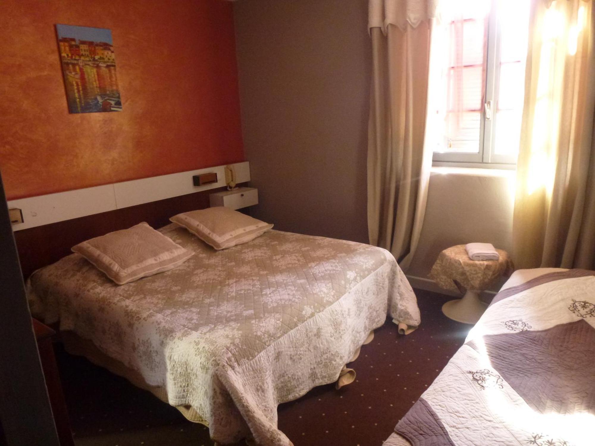 Hotel Restaurant Le Pain De Sucre Monistrol-dʼAllier Εξωτερικό φωτογραφία