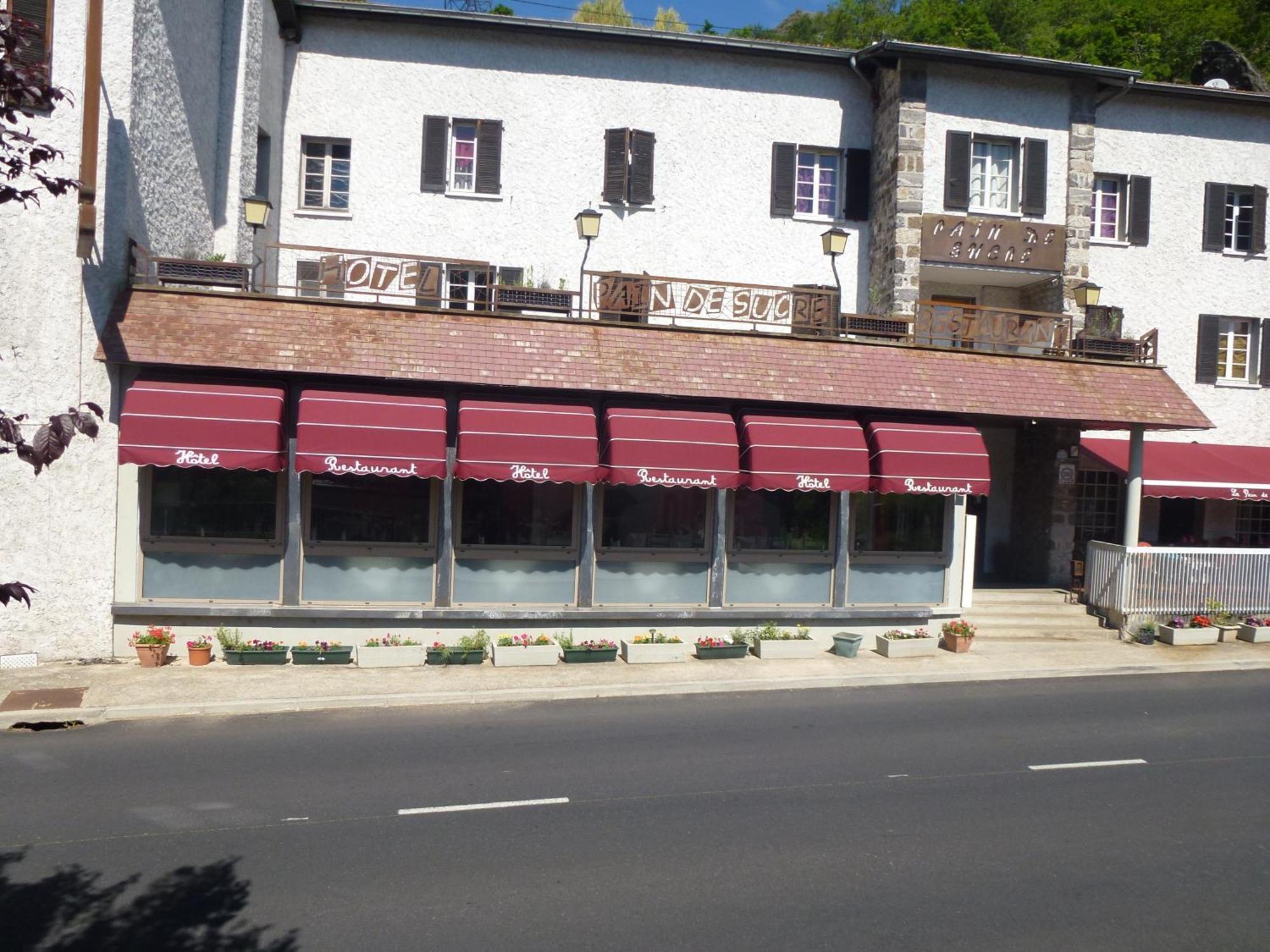 Hotel Restaurant Le Pain De Sucre Monistrol-dʼAllier Εξωτερικό φωτογραφία
