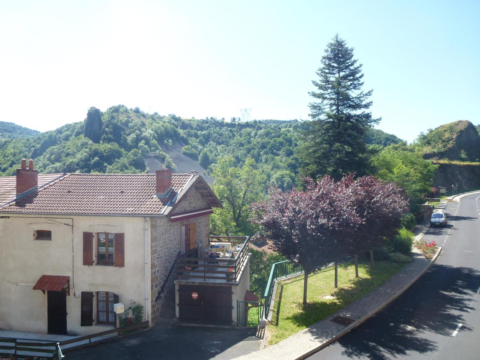 Hotel Restaurant Le Pain De Sucre Monistrol-dʼAllier Εξωτερικό φωτογραφία